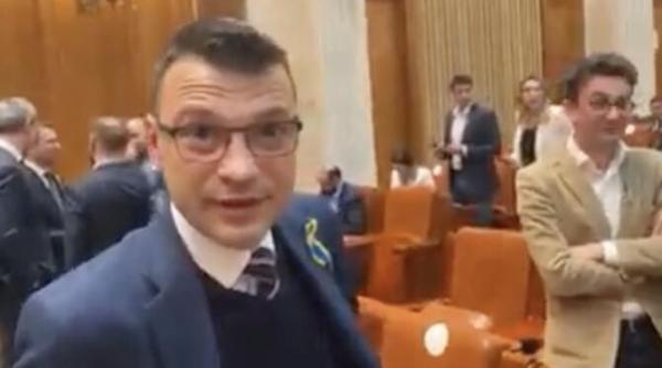circ in parlament in timpul discursului lui zelenski lasa ma george ca degeaba ai tricolorul in piept daca tot pentru moscova lucrezi video