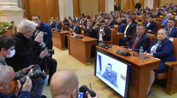 ne am facut de ras la discursul lui zelenski mai bine merg transmisiile de pe front decat din parlamentul romaniei dar gafele nu se opresc aici