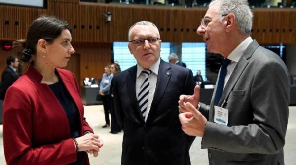 reuniunea consiliului educatiei la luxemburg ministrul cimpeanu copiii si tinerii ucraineni au nevoie pe langa sprijin in educatie si de un sentiment de normalitate atat cat e posibil