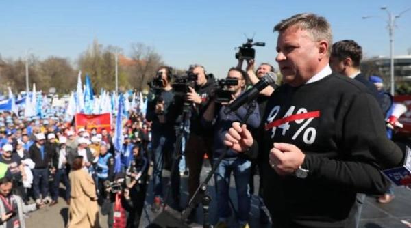 protest masiv in fata guvernului budai huiduit de sindicalistii bns va invit acum sa fiti parteneri in implementarea reformelor din pnrr