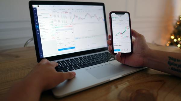 sase romani in topul forbes al miliardarilor lumii pe ce locuri se afla