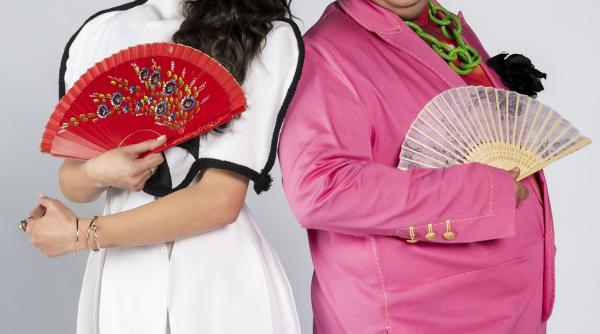 jazzy jo si zarug la te cunosc de undeva sa am grija sa nu mi rup gatul coborand gratios in vreo gala