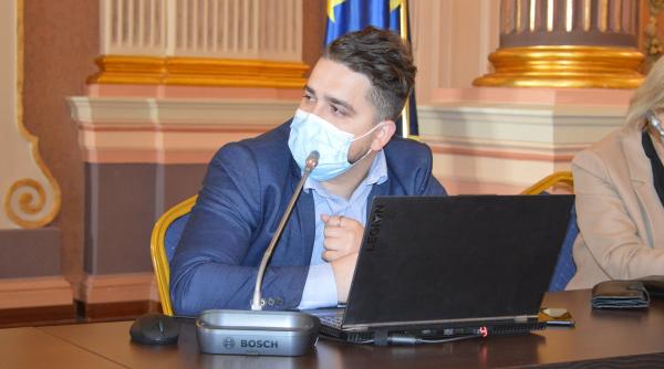 consilier usr derapaj rasist la adresa suporterilor fc rapid apoi a sters postarea