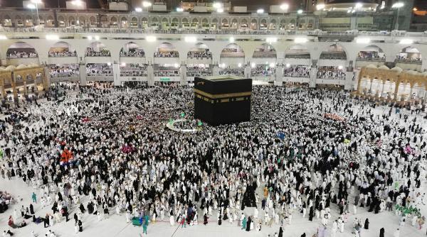 se reiau pelerinajele la mecca un milion de pelerini asteptati in 2022