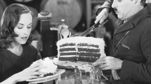 charlie chaplin era mare iubitor de fripturi si placinte punea mustar peste orice chiar si pe biscuitii vanilati la cafea