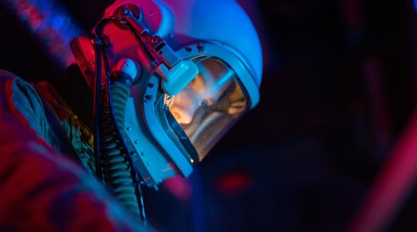 astronautii chinezi vor controla robotii cu mintea lor