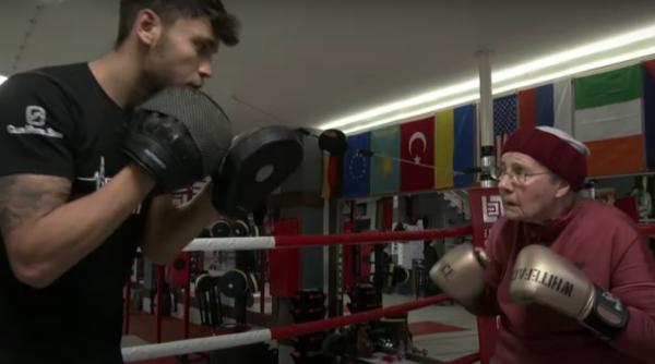 o bunicuta de 75 de ani s a apucat de box motivul vrea sa faca knockout simptomele parkinson video