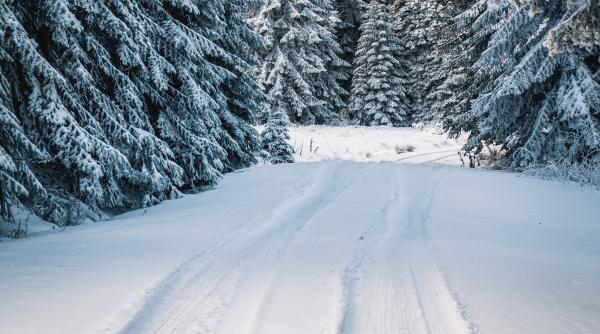 ninge pe mai multe drumuri nationale se intervine cu utilaje de deszapezire