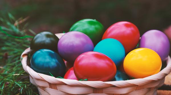 e pastele doar o friptura de miel un drob si niste oua