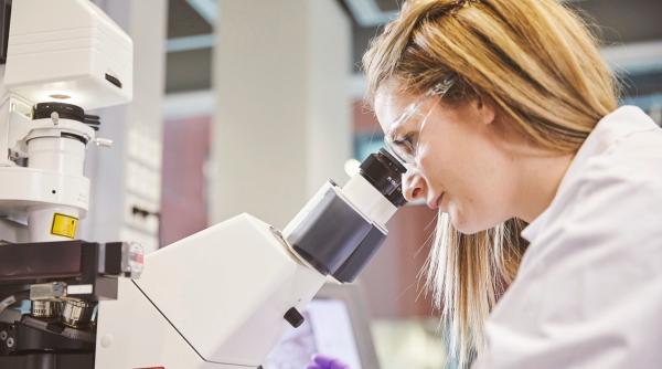 produsele fara fum o alternativa cu mai putine riscuri pentru cei care nu pot sa renunte la fumat