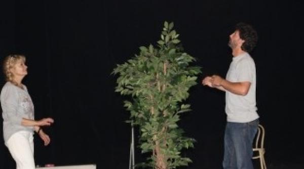 spectacolul mama regia cristi juncu cu catrinel dumitrescu in premiera la teatrul nottara pe 19 si 20 mai