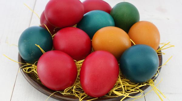 atentie la vopseaua de oua din comert susanu anpc au fost situatii in care gaseam vopsele destinate constructiilor sau textilelor