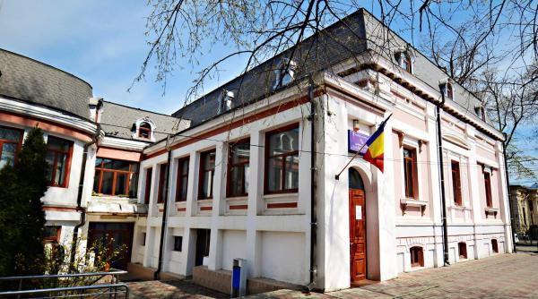 galati sala moderna de spectacole pentru artistii si elevii centrului cultural dunarea de jos