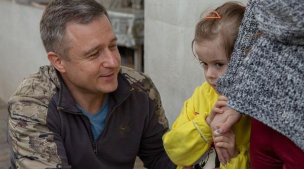 povestea veronicai fetita care a locuit cu familia in metroul din harkov timp de 50 de zile