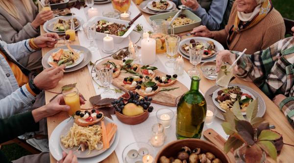 bulai si valcu despre excesele romanilor de sarbatori presiune asupra cetatenilor nu ti a pus nimeni cutitul la gat sa mananci un miel