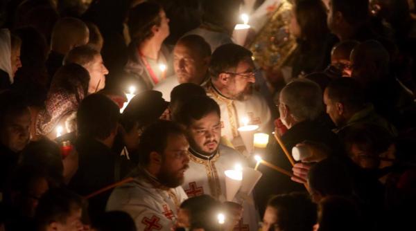 ce facem cu lumanarea din noaptea de inviere sfatul parintelui vasile ioana pentru credinciosi