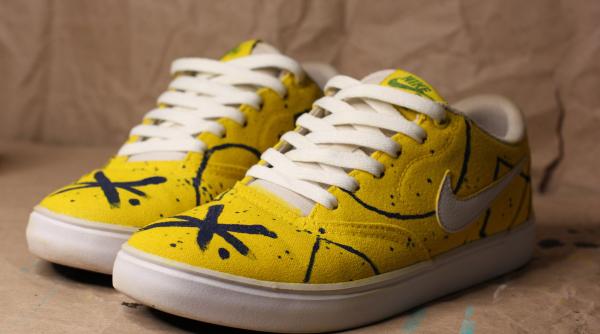 ce s a intamplat in moscova cu barbatul care avea pantofii colorati in albastru si galben