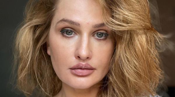 corina bacanu reactie acida la afirmatiile lui vandici eu niciodata nu il trimit pe barbata miu la mega asa l am si cunoscut el vana cu sulita in lacul tei eu impleteam absorbante din lana de oaie