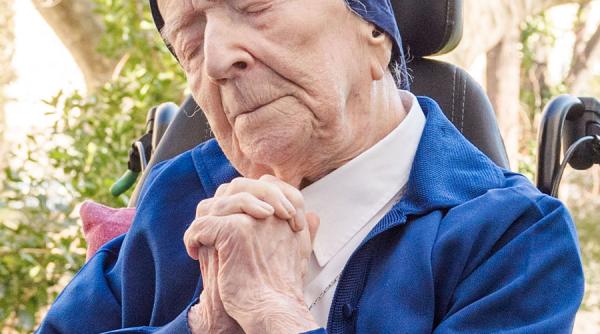 cea mai varstica persoana din prezent este o calugarita din franta care prefera vinul si ciocolata