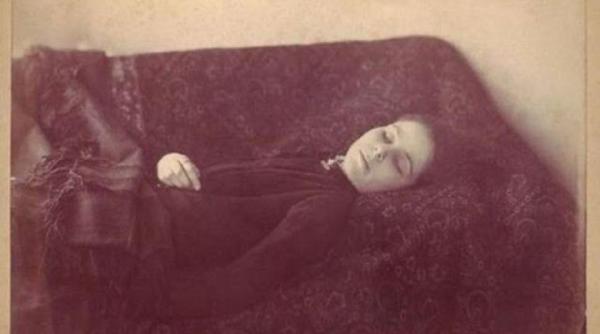 legenda primei femei vampir din romania loana cea insetata de sange