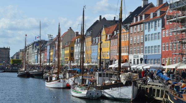 danemarca este prima tara din lume care a suspendat campania de vaccinare impotriva covid 19