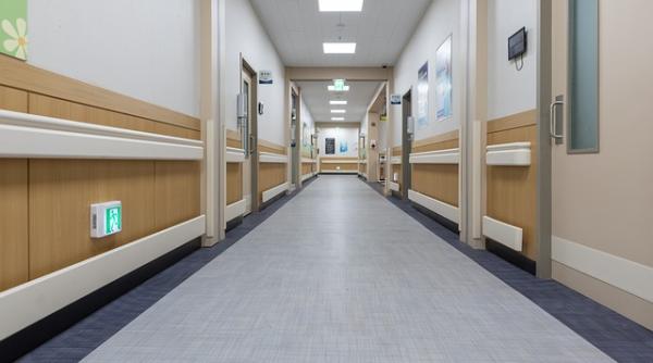 fetita din romania care are hepatita misterioasa are nevoie de transplant de ficat dar romania nu are niciun centru acreditat pentru transplantul hepatic pediatric