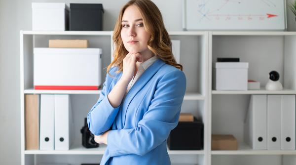 romanii europenii care lipsesc cel mai putin de la munca pierderi de sute de mii de euro pentru companii