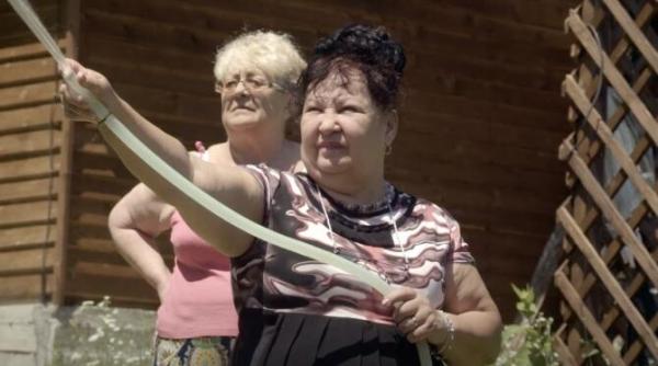 documentar romanesc despre prietenie si frumusete la batranete bunica mi a spus sa tii minte ca batranetea trebuie sa ti o pregatesti