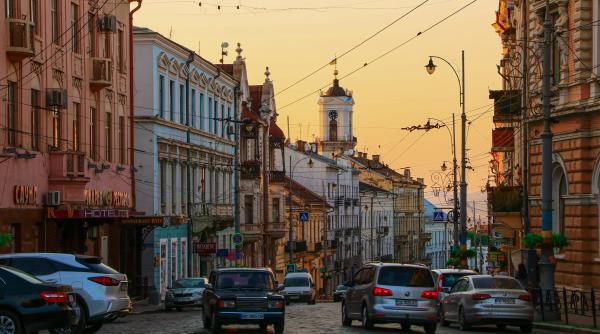 romanii din ucraina solicita explicatii privind demontarea banner ului din cernauti care atesta originea romaneasca a orasului