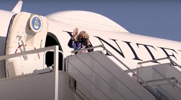 dincu jill biden e un fel de mama ranitilor vrea sa stim ca america nu trimite doar arme ci are grija si de cei care sunt perdantii absoluti ai razboiului