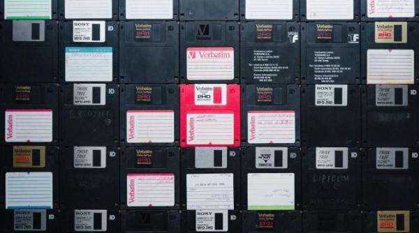 mentalitatea gratuitatii la romani bulai guvernul romaniei nu avea nicio licenta de soft pe niciun calculator din romania