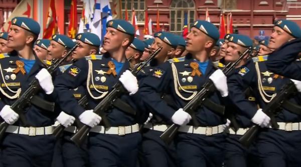 miroslav tascu stavre sange lacrimi suferinta si dezonoare despre asta vorbeste parada victoriei intr o luna doua rusia va intra in colaps putin a dus o deja in zid a intors o in anii 80