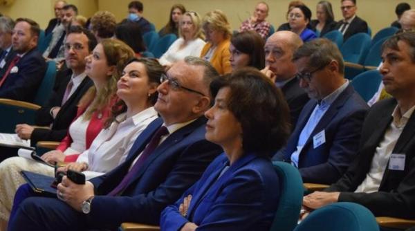 forumul educatiei franco romane inaugurat la biblioteca centrala universitara carol i