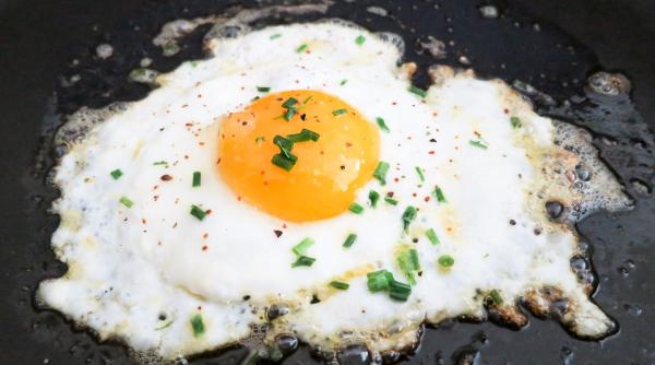 sunt sanatoase ouale prajite in ulei invata cum sa le faci ca sa eviti toxinele