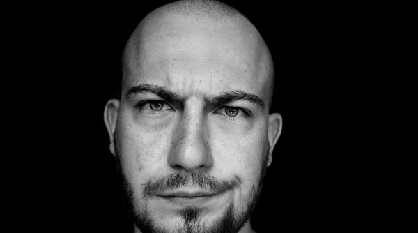 un tribunal a hotarat ca a numi un barbat chel e considerat a fi hartuire intima