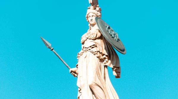 cum si a primit atena capitala greciei numele duel intre zeii antici