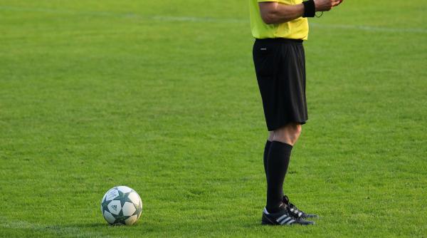 nicusor bancu eliminat in semifinala cupei cu sepsi si a lovit adversarul cu capul in piept si apoi i a dat cu mingea in cap