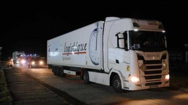 coloana de tir uri intinsa pe 20 de kilometri la vama siret pe partea ucrainena