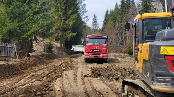 ionel arsene cj neamt s au reluat lucrarile pe drumul judetean dj 127 a bicazul ardelean tulghes3