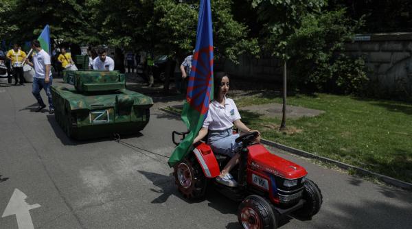 protest cu tancul la ambasada federatiei ruse galerie foto