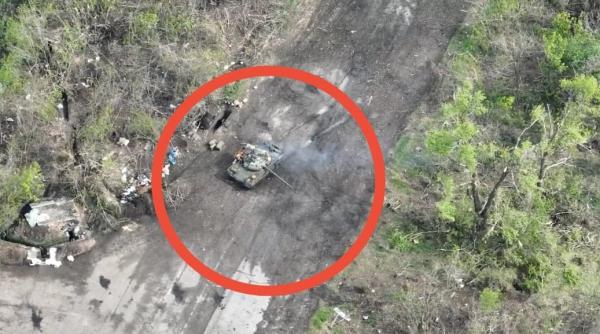 tanc rusesc lovit de ucraineni la doar cativa kilometri de granita cu rusia video