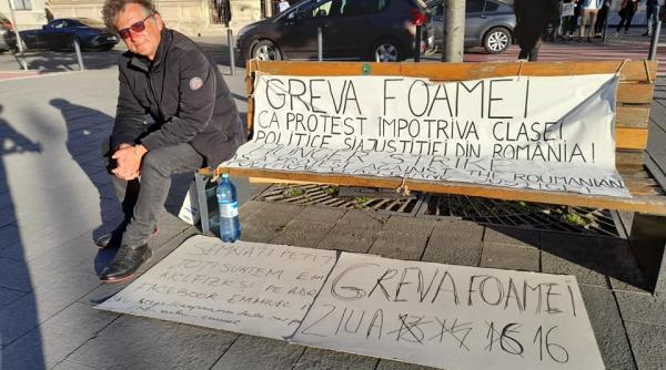 actorul si regizorul emanuel petran in a 17 a zi de greva foamei tot ceea ce mi s a intamplat mi a intors viata pe dos foto