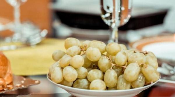 mustar de struguri un sos uimitor pentru branzeturi si friptura pe care il poti face acasa