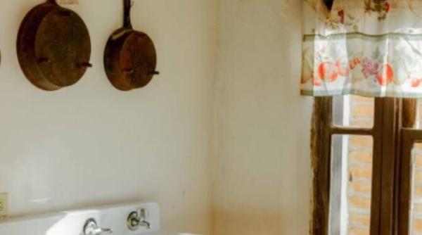 nu aruncati tigaile arse cu un remediu super eficient le puteti recupera in cateva clipe