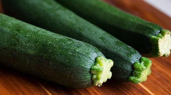 rulada din dovlecei si sunca o explozie de arome cu doar 170 de calorii