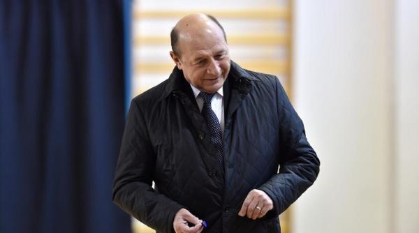 traian basescu si a gasit apartament luni ar putea fi dat afara din casa si ce daca veti vedea imaginile astea