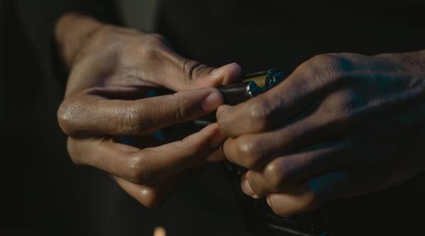 doi fosti angajati ai senatului membri ai sectei ramtha au fost gasiti morti in casa ce scria pe biletul de adio