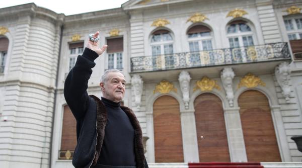 miscarea lui becali poate fi kitschos pentru anumite persoane dar gestul e de apreciat video