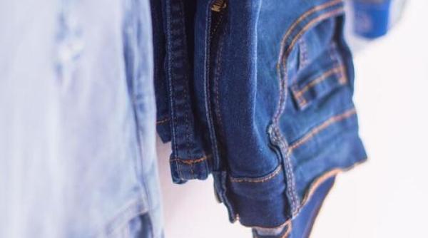 blugii au ramas stramti dupa spalare iata un truc cu care ii poti face din nou perfecti