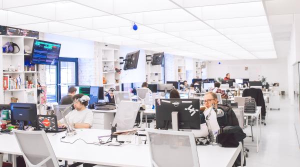 fenomenul marea demisie 40prc dintre angajatii romani vor majorarea salariului iar 16prc vor sa si schimbe locul de munca